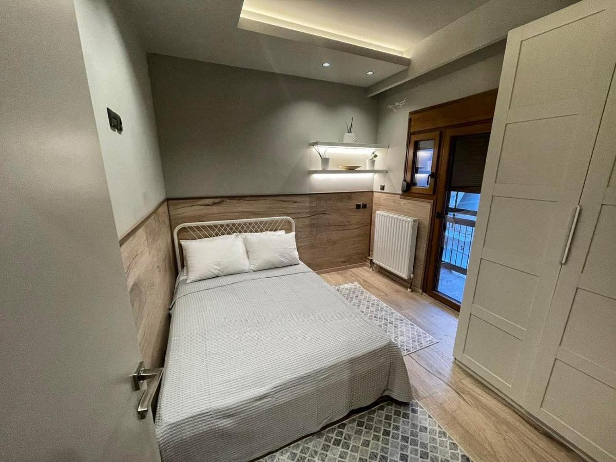 Luxury Townhouse Suite Larissa Exterior photo